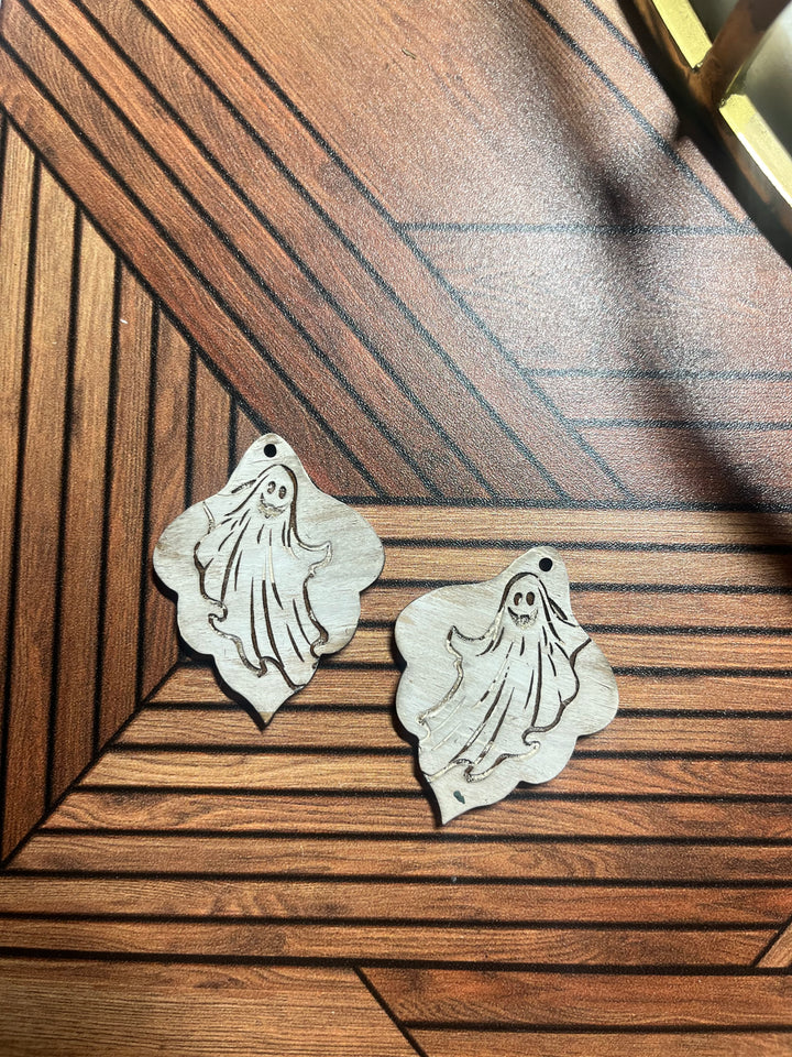 Ghost Engraved Scallop (1 Pair)